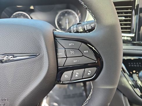 New 2026 Chrysler Pacifica Limited w/ S Appearance Package image 20