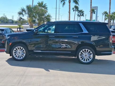 Used 2024 Cadillac Escalade Luxury image 3