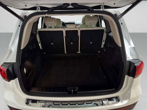 Used 2022 Mercedes-Benz GLB 250 4MATIC w/ Premium Package Lite image 29