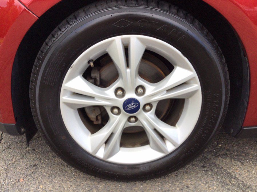 Used 2014 Ford Focus SE FWD image 36