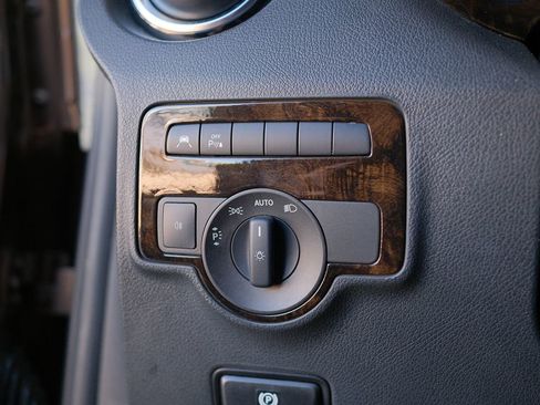 Used 2018 Mercedes-Benz Metris Passenger image 10