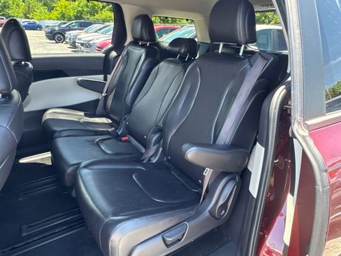 Used 2022 Kia Carnival EX FWD image 7