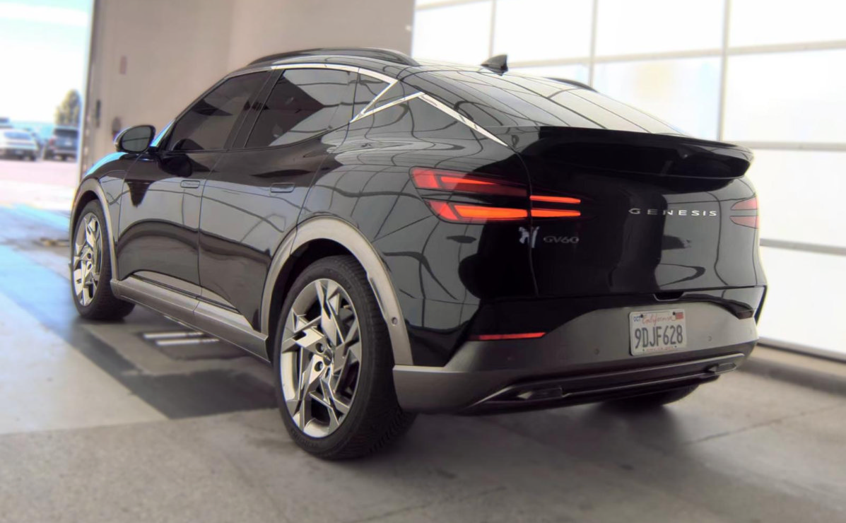 Used 2023 Genesis GV60 Performance AWD/4WD image 2