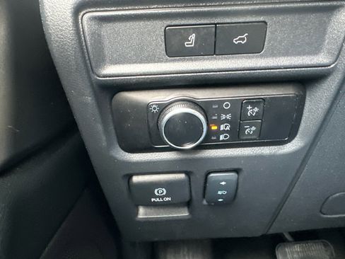 Used 2024 Ford Expedition Max XLT image 24