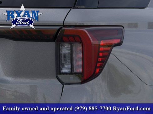 New 2026 Ford Explorer Active RWD image 21