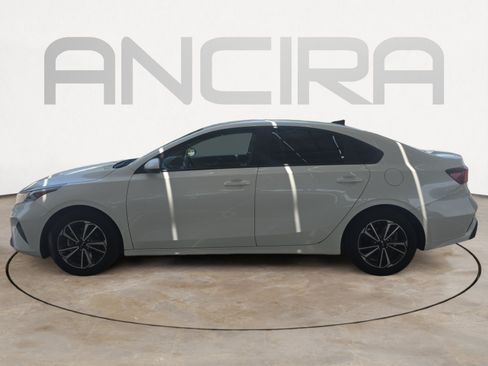 Certified 2023 Kia Forte LXS FWD image 5