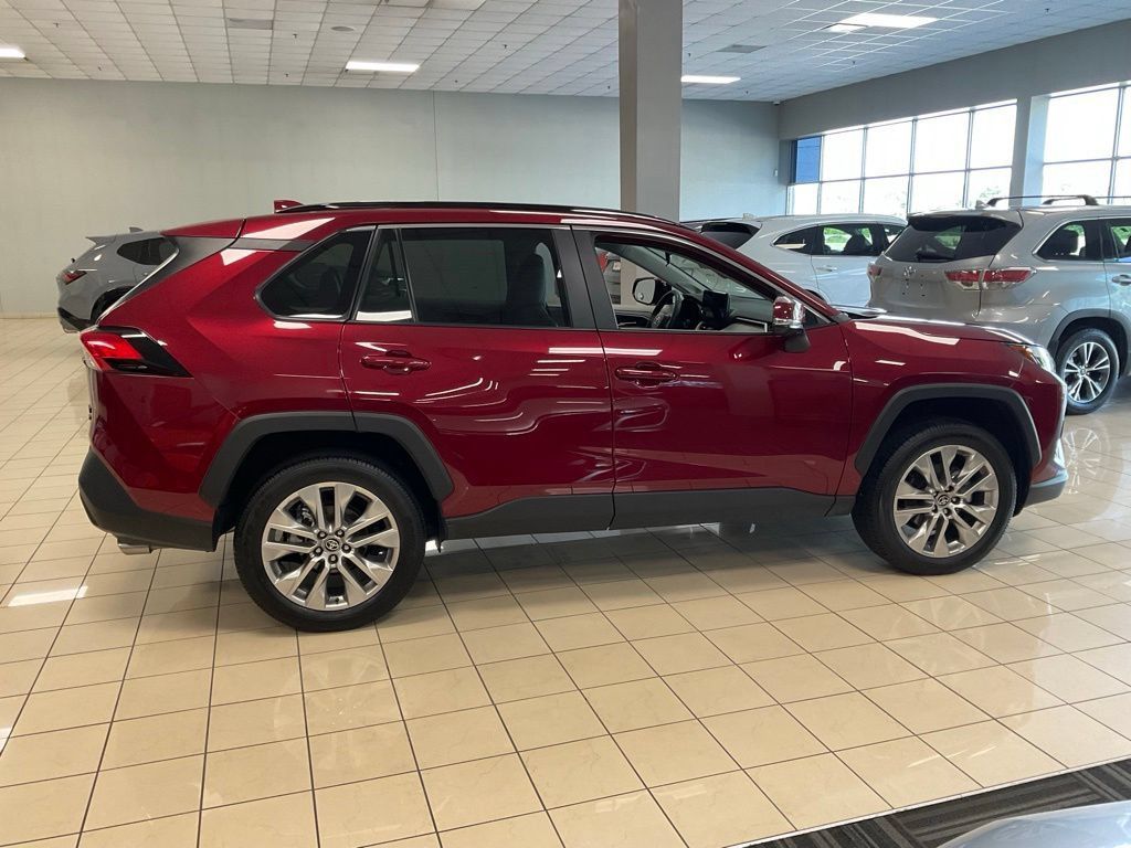 Used 2025 Toyota RAV4 XLE Premium w/ Weather Package AWD/4WD image 7