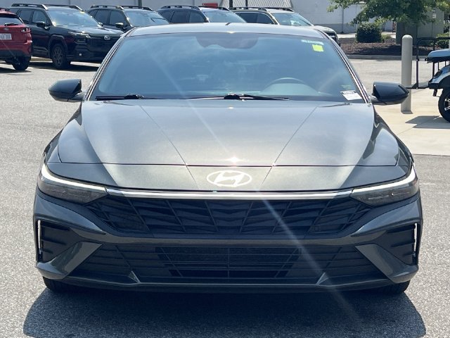Certified 2025 Hyundai Elantra Sport FWD image 16