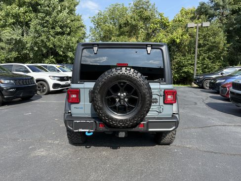 Used 2024 Jeep Wrangler Unlimited AWD/4WD image 5