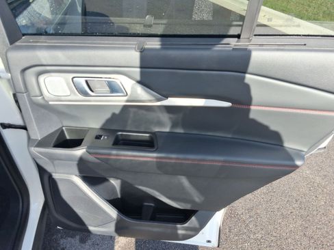 Used 2025 Ford Explorer ST image 26