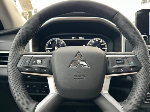 New 2025 Mitsubishi Outlander SEL image 25