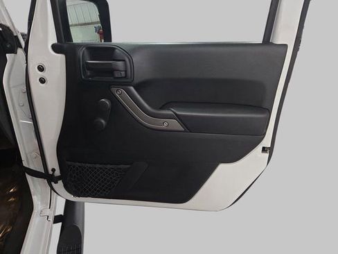 Used 2017 Jeep Wrangler Unlimited Sport image 11