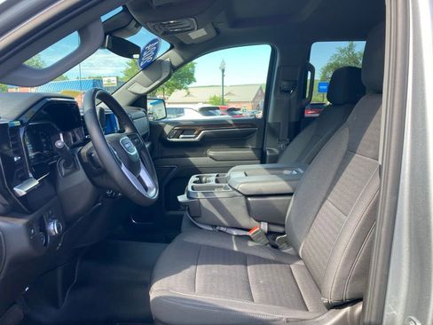 Used 2024 GMC Sierra 1500 SLE AWD/4WD image 3