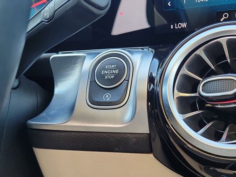 Certified 2022 Mercedes-Benz GLB 250 GLB 250 image 17