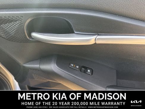 Used 2025 Kia Seltos LX image 37