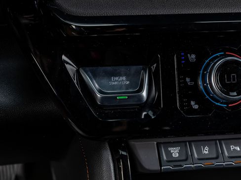 Used 2025 GMC Sierra 2500 AT4 w/ AT4 Premium Plus Package image 22