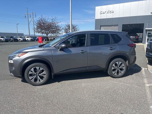 Used 2023 Nissan Rogue SV w/ SV Premium B Package image 4