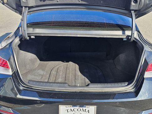 Used 2023 Hyundai Elantra Limited image 18