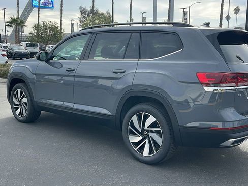 New 2026 Volkswagen Atlas SE image 11