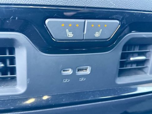 Used 2022 GMC Sierra 1500 AT4X image 27