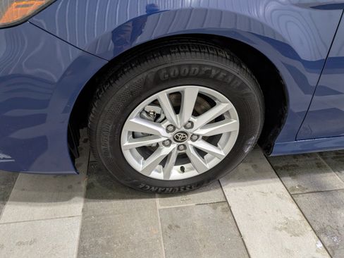 Used 2025 Toyota Camry LE image 7