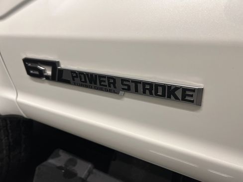 New 2026 Ford F250 Lariat w/ Black Appearance Package image 44