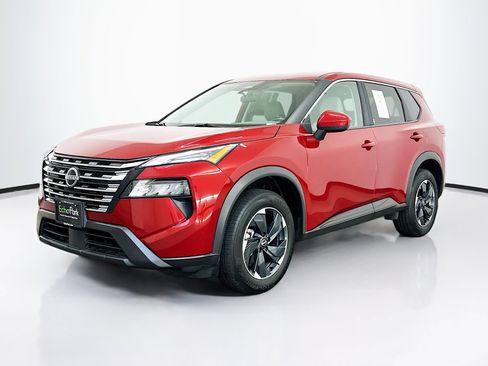 Used 2025 Nissan Rogue SV AWD/4WD image 3