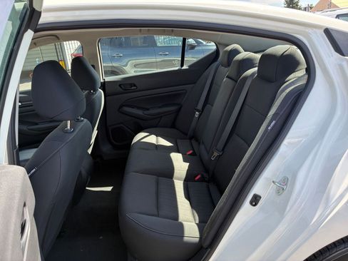 Used 2025 Nissan Altima 2.5 SV image 25