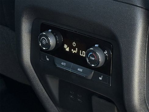 New 2026 Chevrolet Traverse High Country image 28