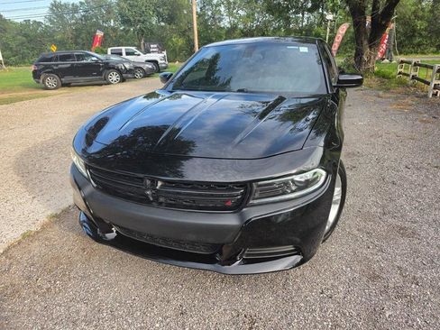 Used 2023 Dodge Charger SXT RWD image 2