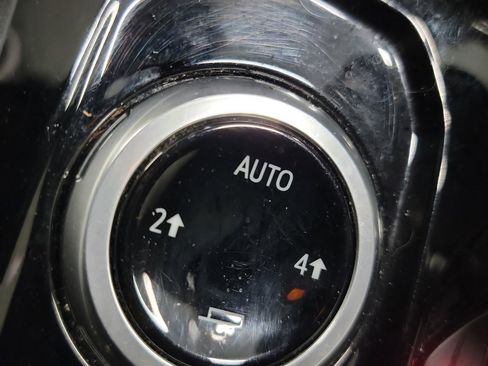 Used 2023 Chevrolet Colorado LT w/ LT Convenience Package II image 33