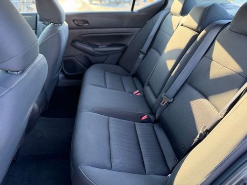 Used 2025 Nissan Altima 2.5 SV image 18