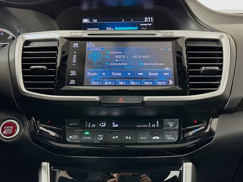 Used 2017 Honda Accord EX image 19