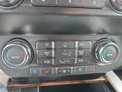 Used 2020 Ford F150 Lariat AWD/4WD image 17