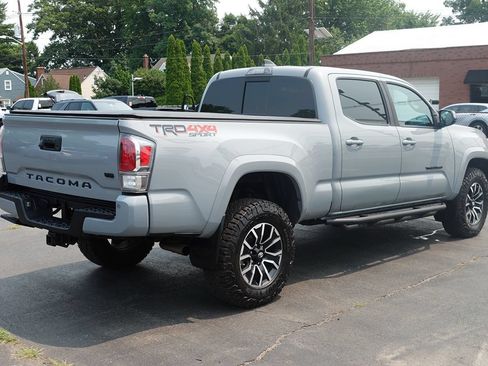 Used 2020 Toyota Tacoma TRD Off-Road AWD/4WD image 3