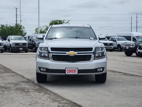 Used 2018 Chevrolet Tahoe LT w/ Luxury Package RWD image 2