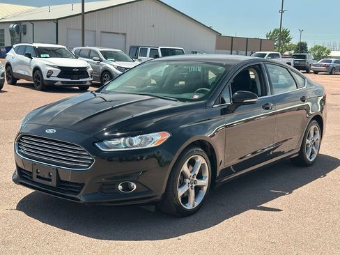 Used 2016 Ford Fusion SE w/ Equipment Group 201A AWD/4WD image 4