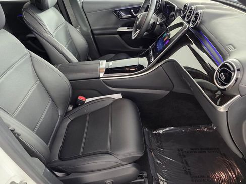 Certified 2025 Mercedes-Benz GLC 300 image 26