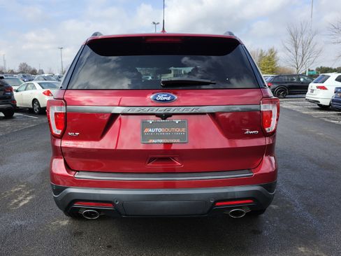 Used 2019 Ford Explorer XLT w/ Equipment Group 202A image 16