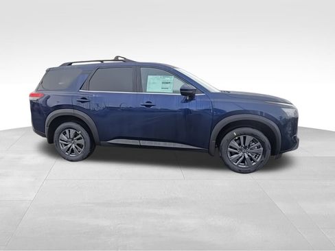 New 2025 Nissan Pathfinder SV image 10
