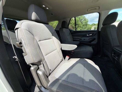 Used 2019 Chevrolet Traverse LT FWD image 17