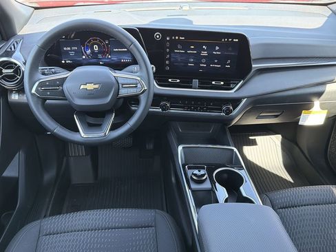 New 2026 Chevrolet Equinox LT FWD image 2