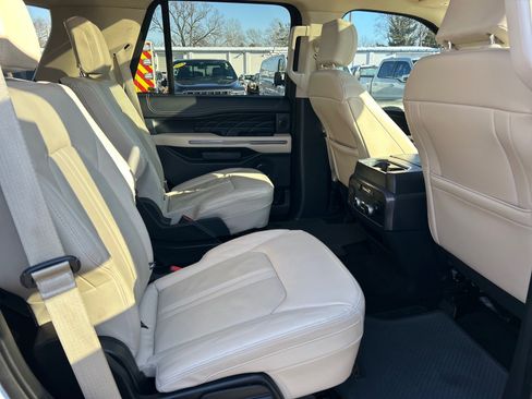 Certified 2022 Ford Expedition Platinum image 21