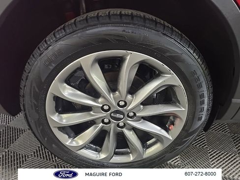 Used 2021 Lincoln Corsair AWD w/ Premium Package image 10