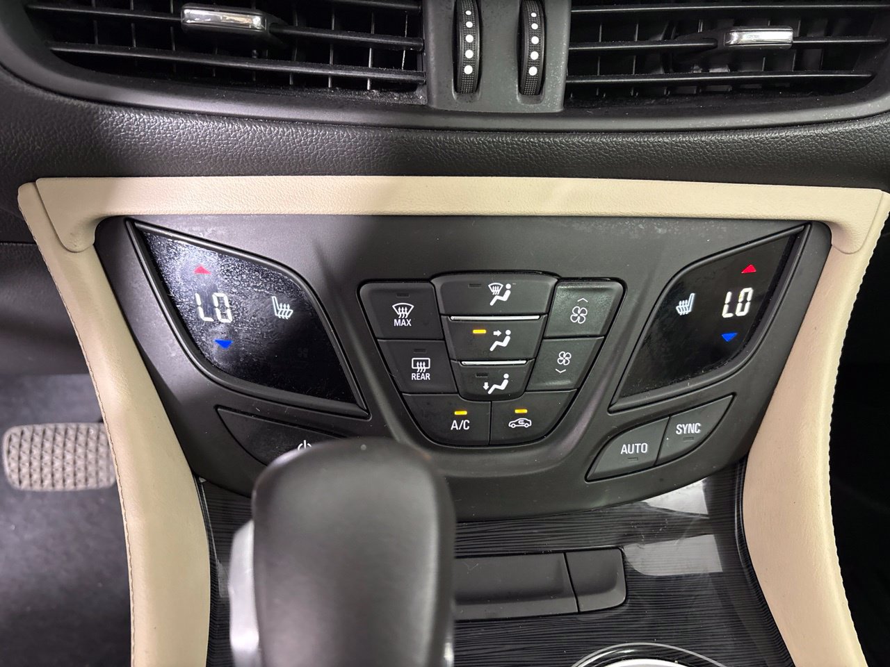 Used 2017 Buick Envision Preferred FWD image 16