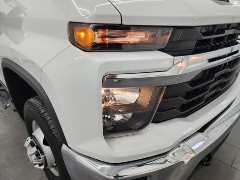 Used 2024 Chevrolet Silverado 3500 LT w/ Convenience Package AWD/4WD image 23