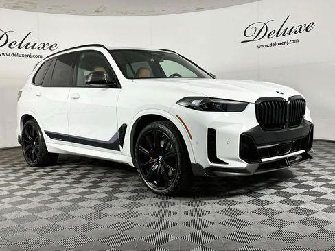 Used 2025 BMW X5 xDrive40i w/ M Sport Package AWD/4WD image 1