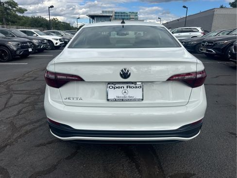 Used 2024 Volkswagen Jetta Sport FWD image 5