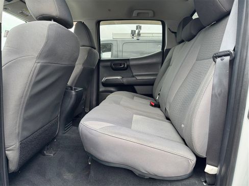 Used 2018 Toyota Tacoma SR5 image 21