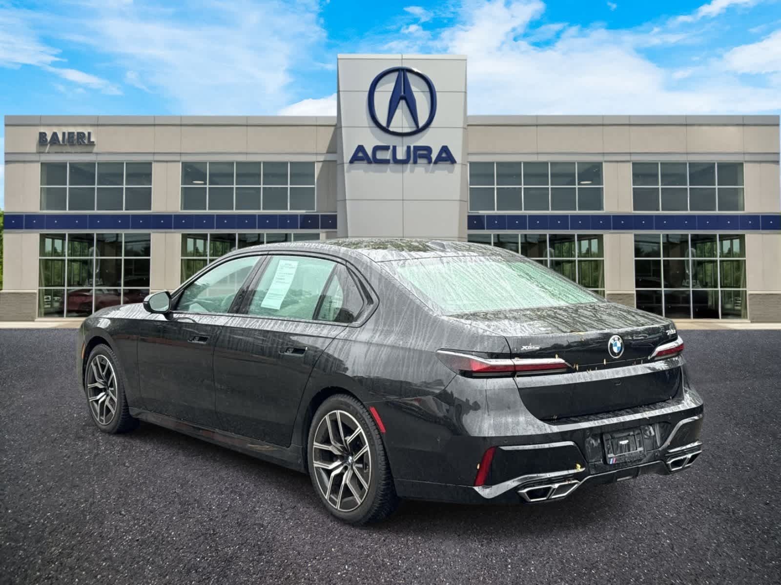 Used 2023 BMW 760i xDrive w/ Executive Package AWD/4WD image 3